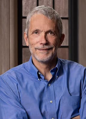Portrait of Ian Ayres